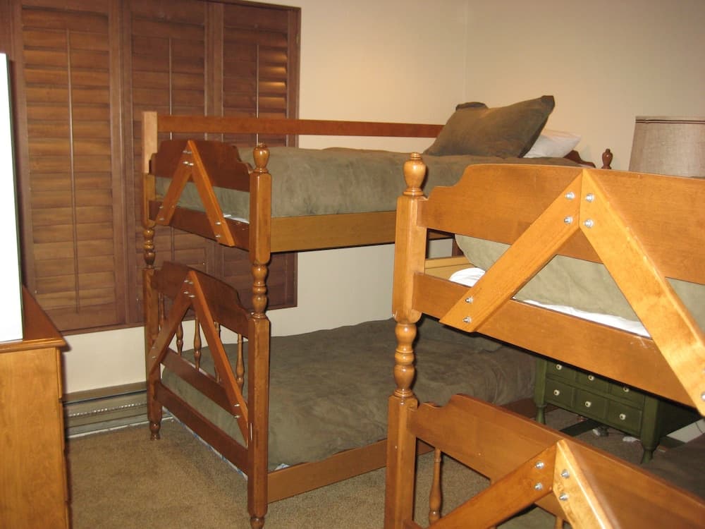 Val d'Isere by Mammoth Reservation Bureau