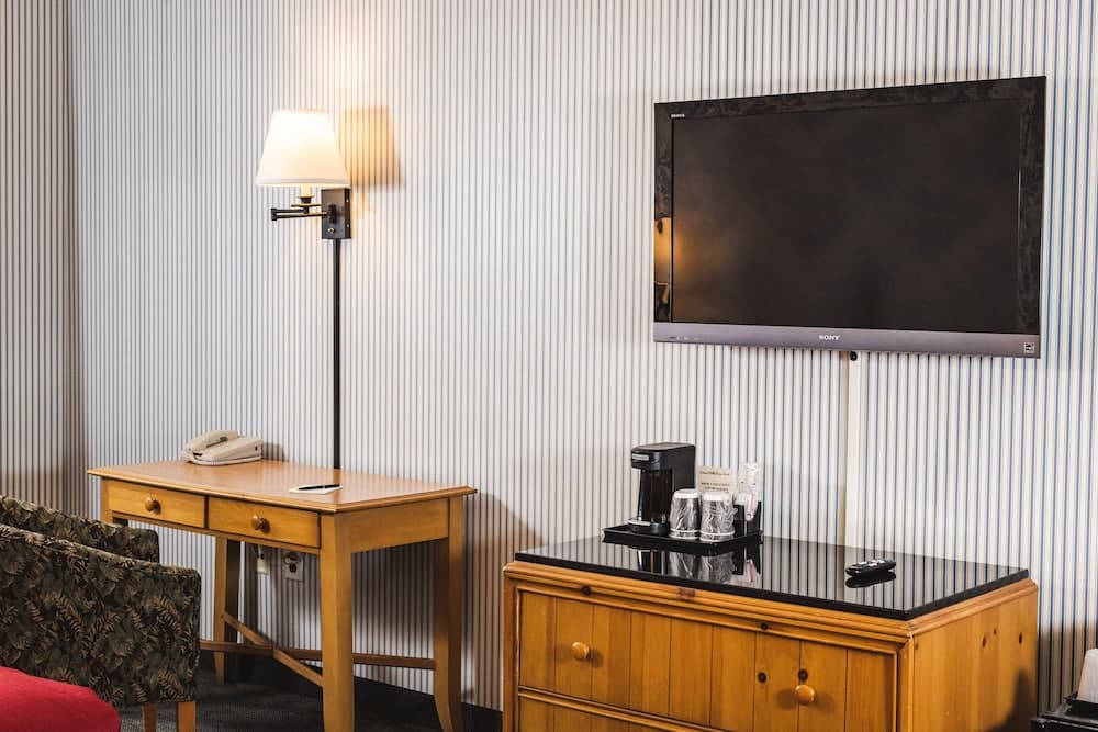 Williamsburg Woodlands Hotel & Suites, an official Colonial Williamsburg Hotel