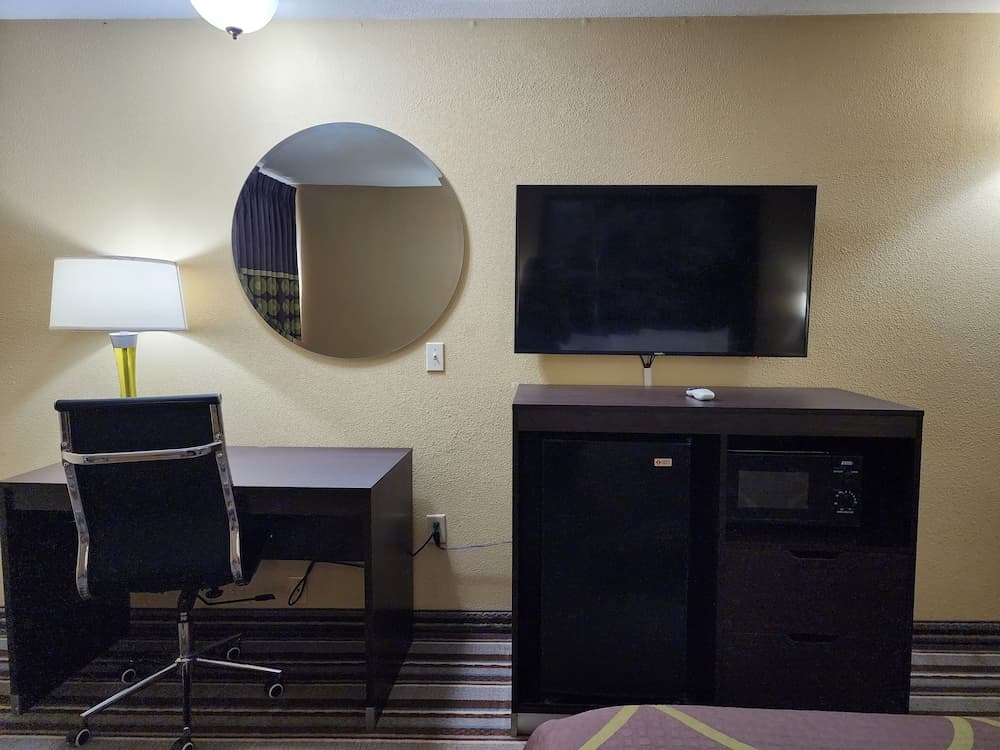 Super 8 by Wyndham Pine Bluff