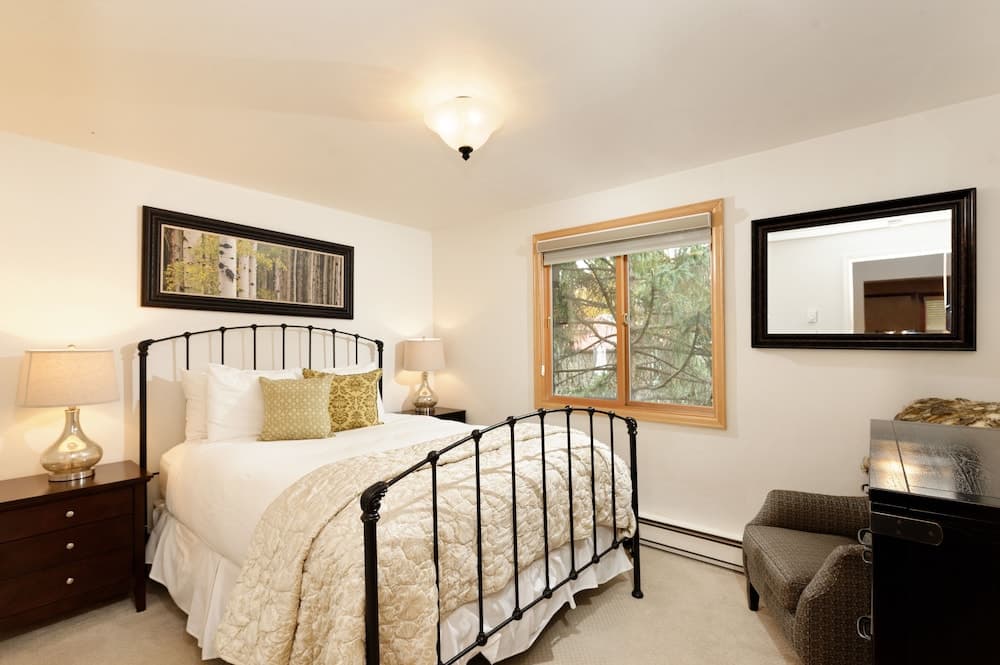 Aspen Silverglo by Frias