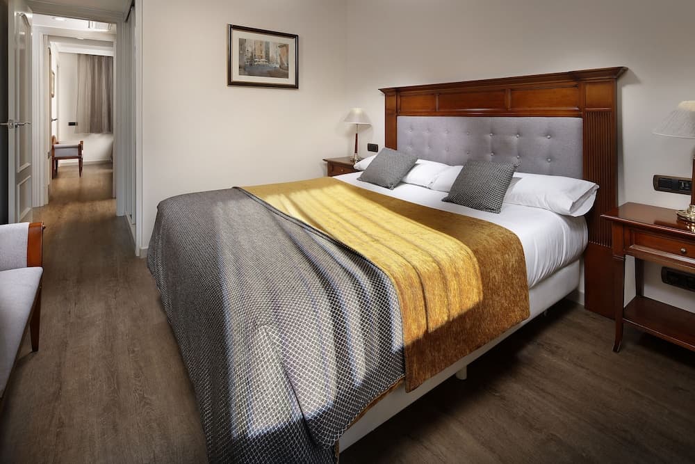 Aparthotel Hispanos 7 Suiza