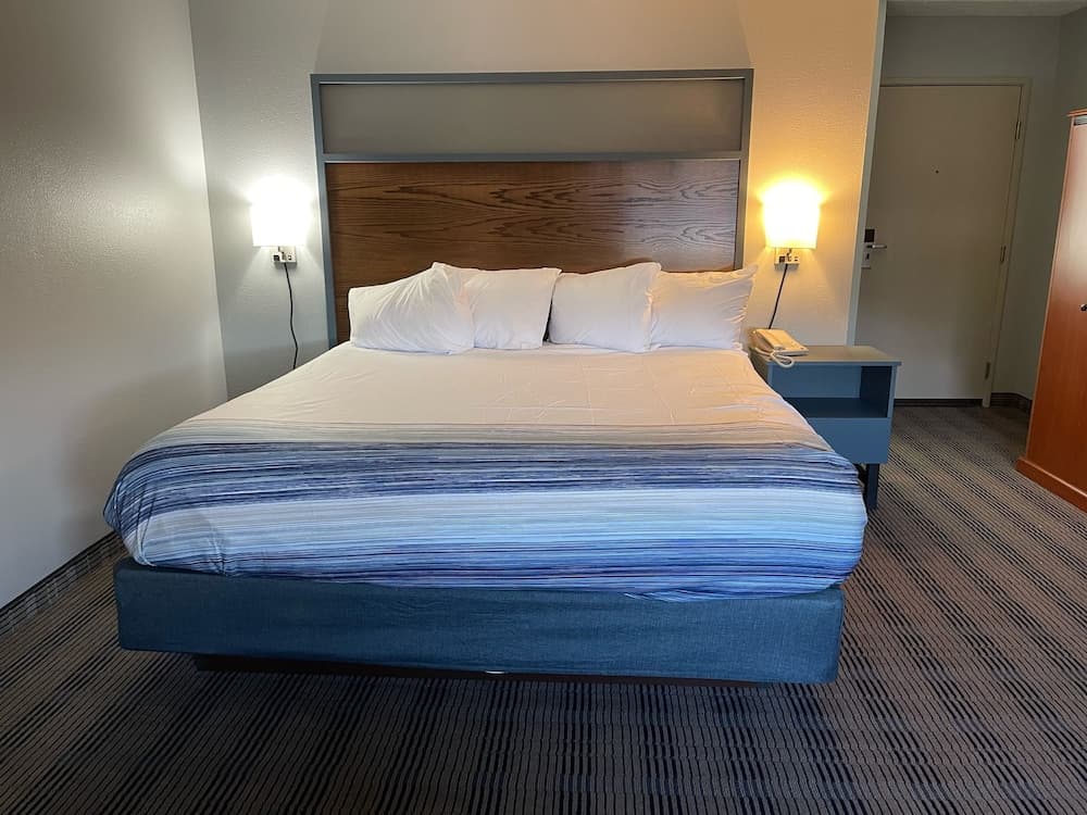 AmericInn by Wyndham Ladysmith