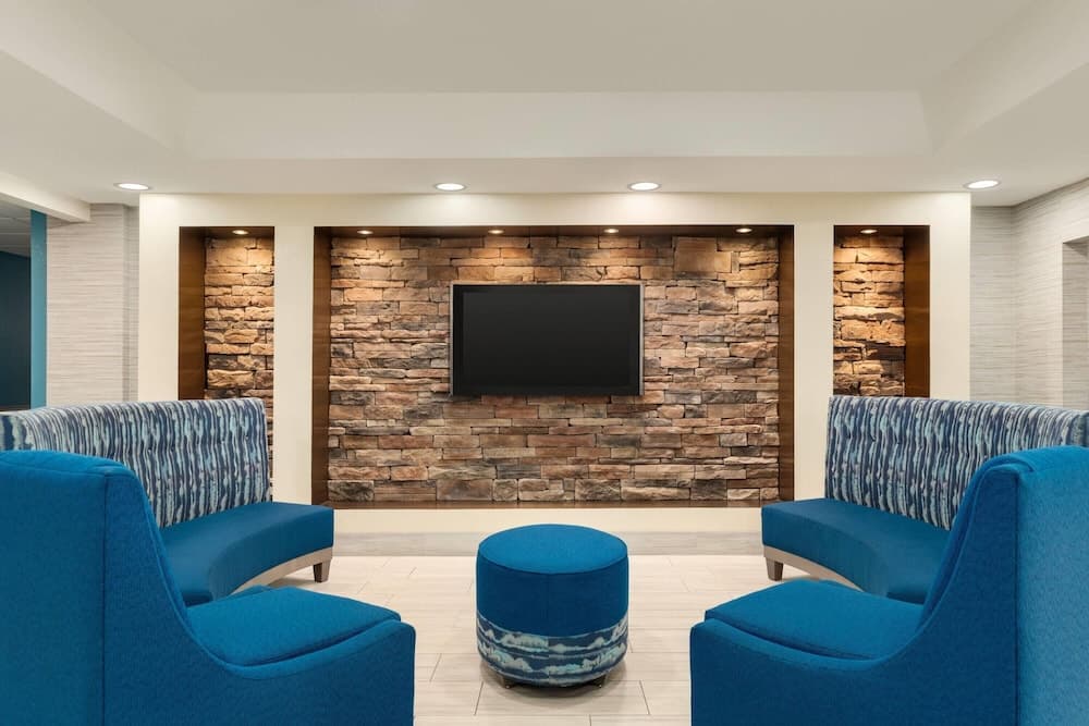 Days Inn & Suites by Wyndham Prattville-Montgomery