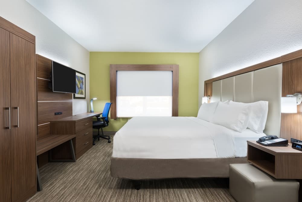 Holiday Inn Express & Suites Columbus Airport East by IHG
