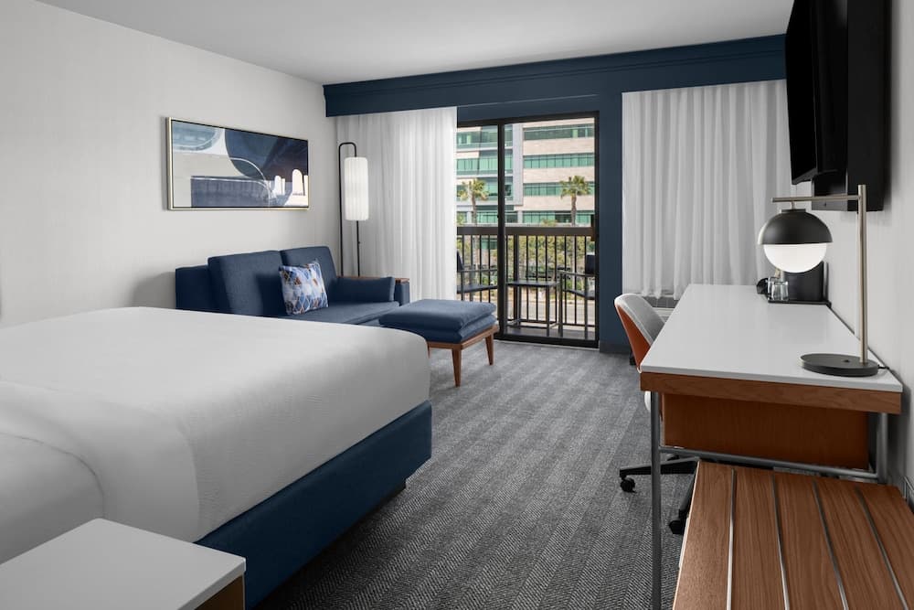 Courtyard by Marriott San Diego Central