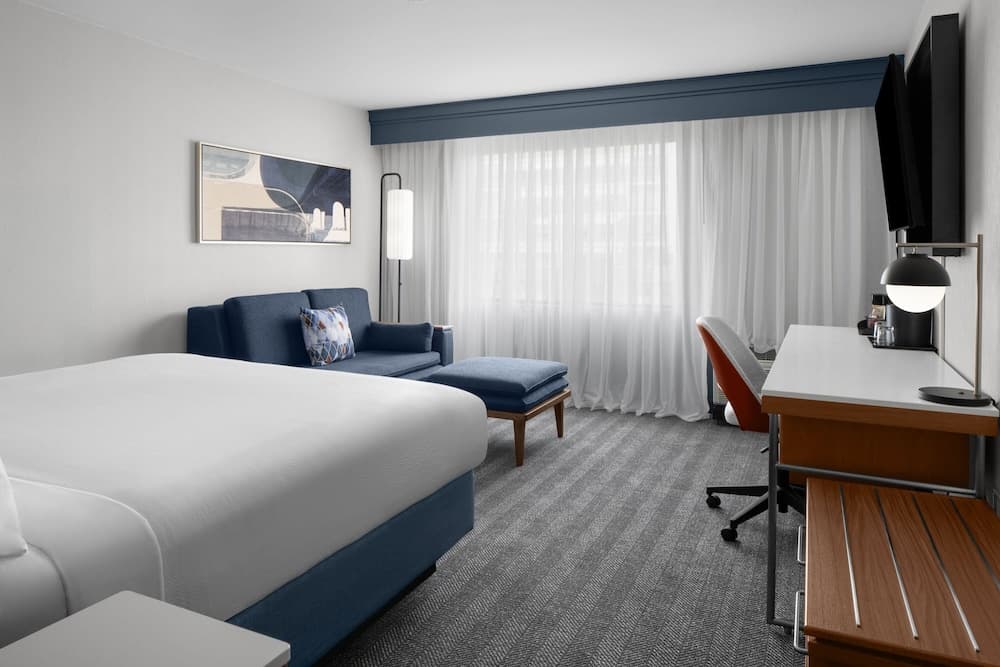Courtyard by Marriott San Diego Central