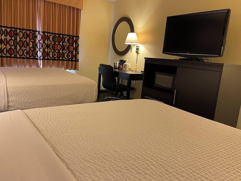 Super 8 by Wyndham Colby