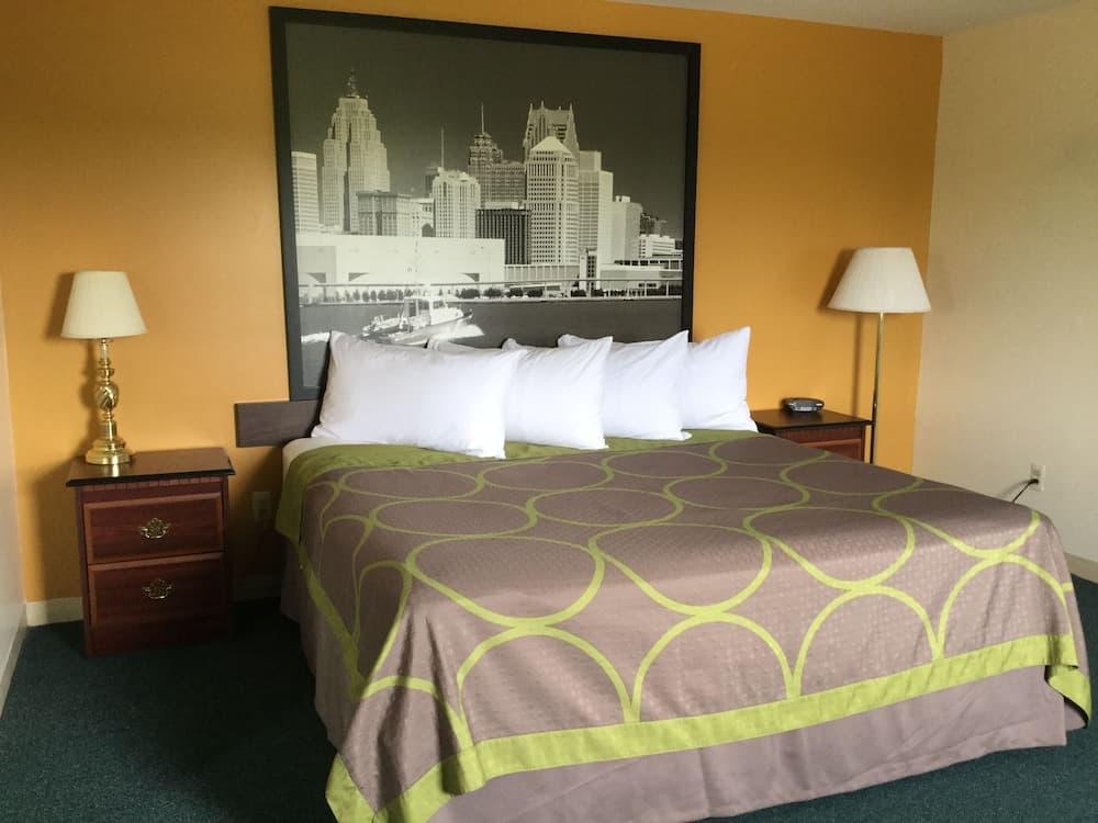 Super 8 by Wyndham Imlay City