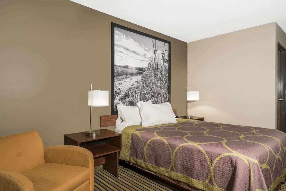 Super 8 by Wyndham St. Cloud