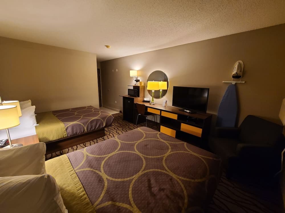 Super 8 by Wyndham Bedford