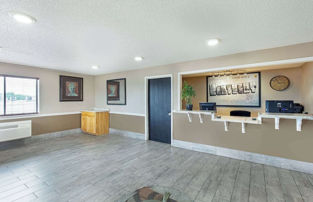 Super 8 by Wyndham Somerset