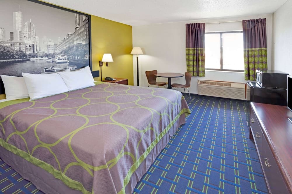 Super 8 by Wyndham Monee