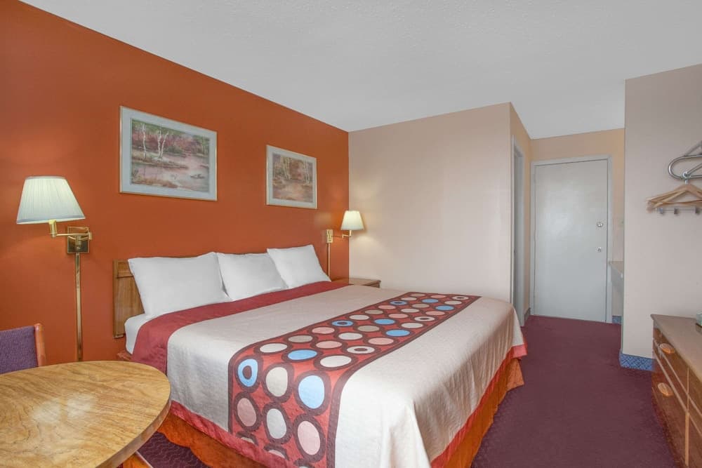 Super 8 by Wyndham Carlisle North