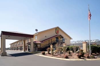 Super 8 by Wyndham Cleveland