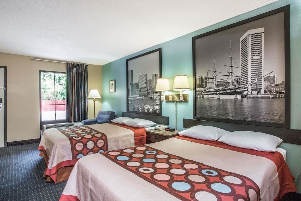 Super 8 by Wyndham Camp Springs/Andrews AFB DC Area