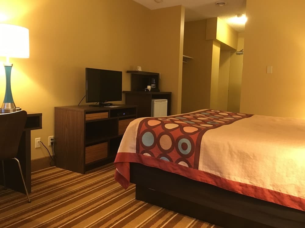 Super 8 by Wyndham Thunder Bay