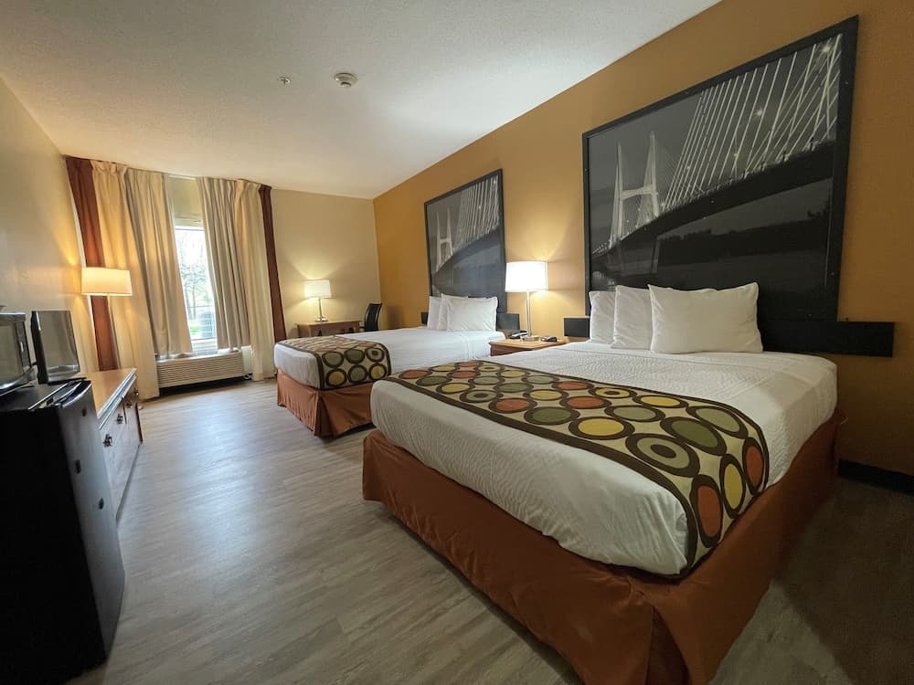 Super 8 by Wyndham Pevely