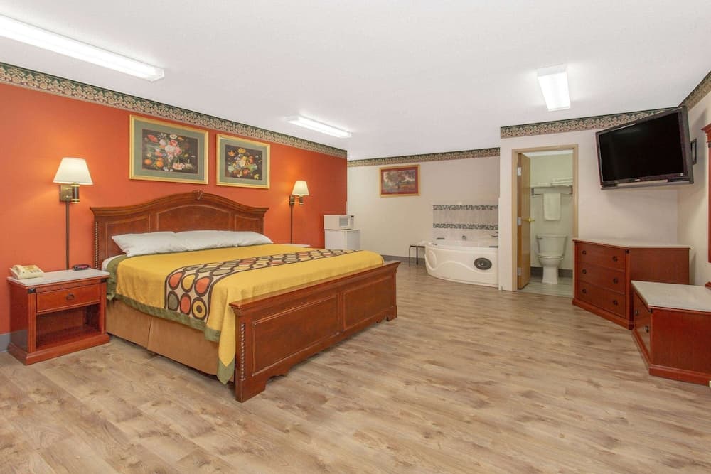 Super 8 by Wyndham Bedford