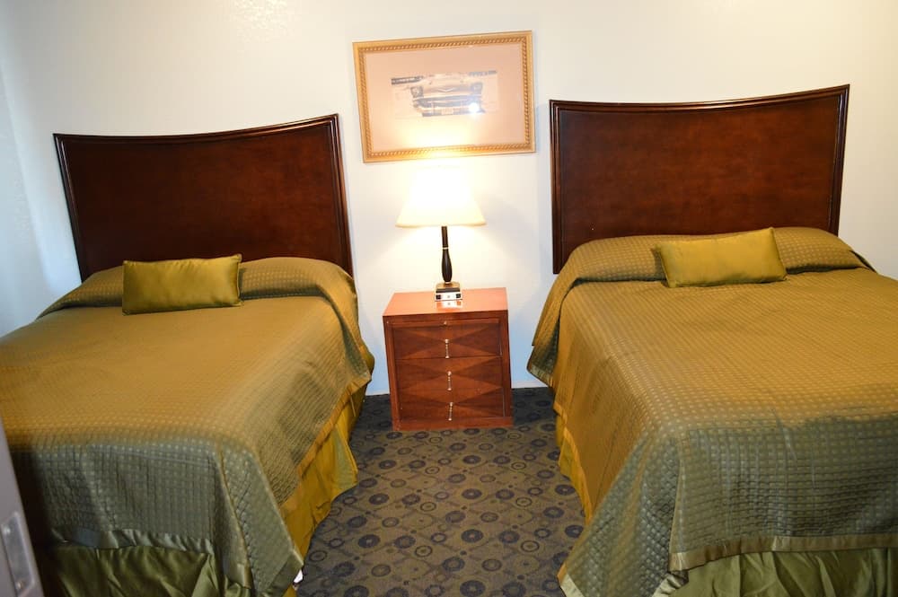 Econo Lodge Inn & Suites Auburn