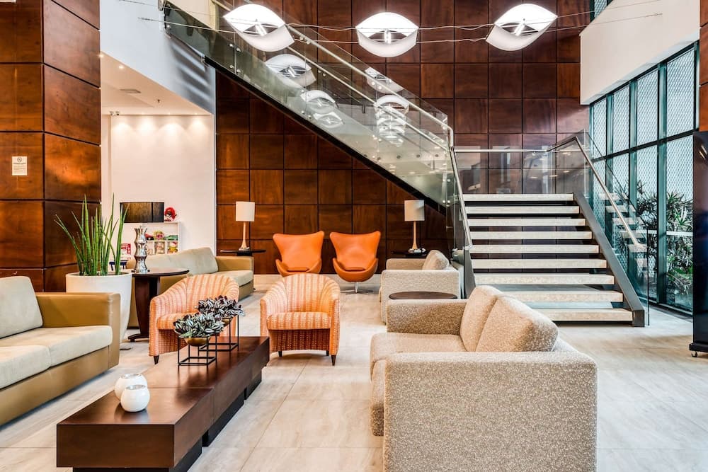 Comfort Suites Vitoria