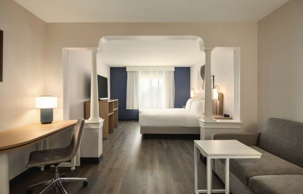 Spark by Hilton Woburn Boston