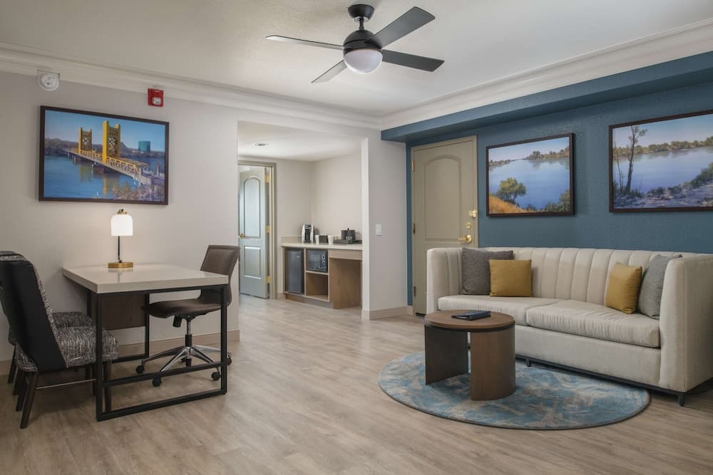 Embassy Suites by Hilton Sacramento Riverfront Promenade