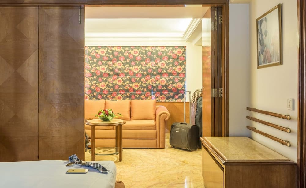 Hotel Parle International