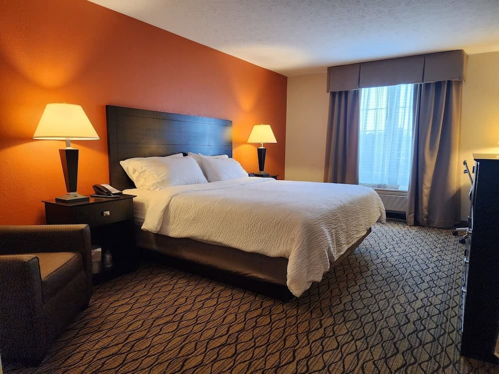 Holiday Inn Express Hotel & Suites Cadillac by IHG