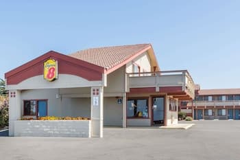 Super 8 by Wyndham Fort Bragg