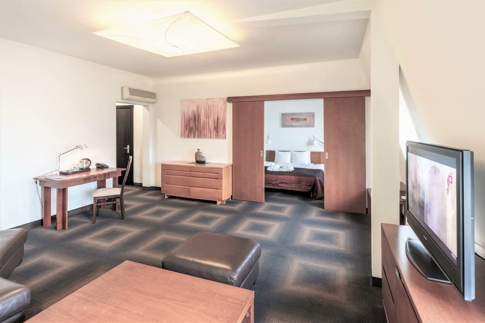 Rixwell Centra Hotel