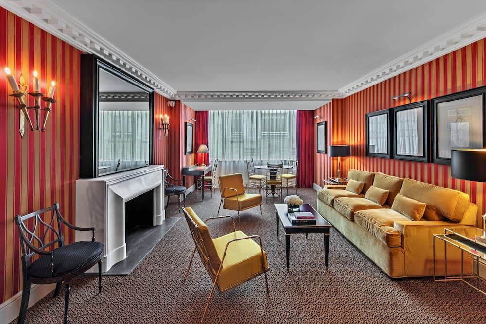 Hôtel de Berri Champs-Élysées, a Luxury Collection Hotel