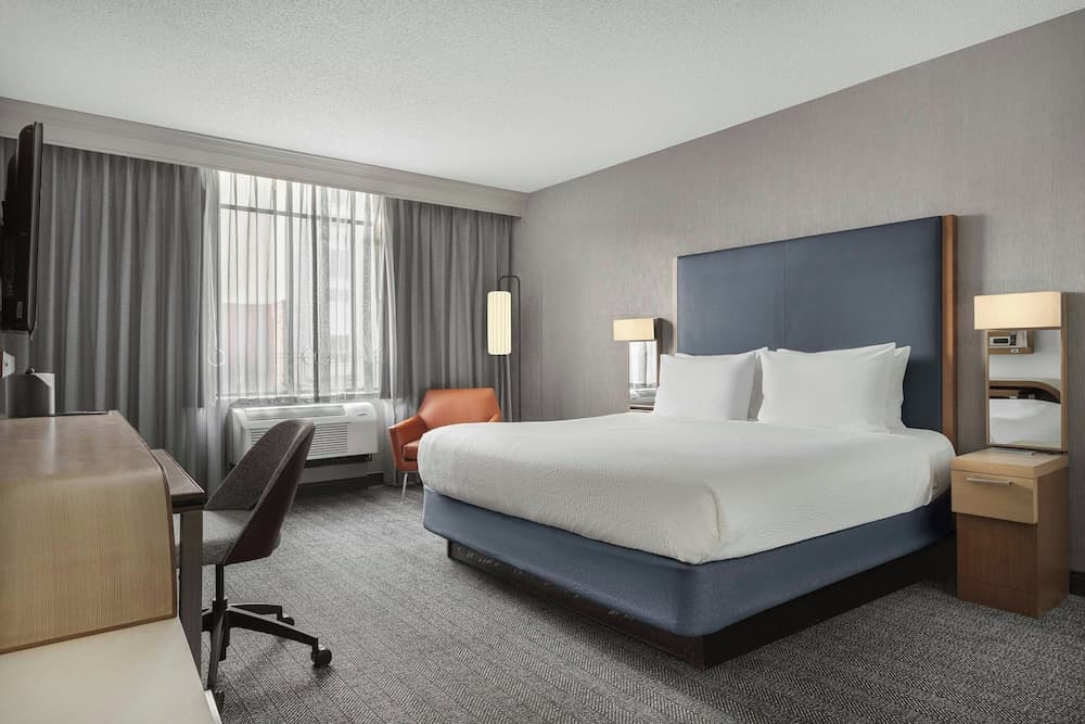 Courtyard by Marriott Louisville Airport