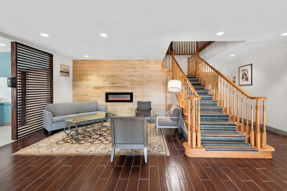 Country Inn & Suites by Radisson, Topeka West, KS