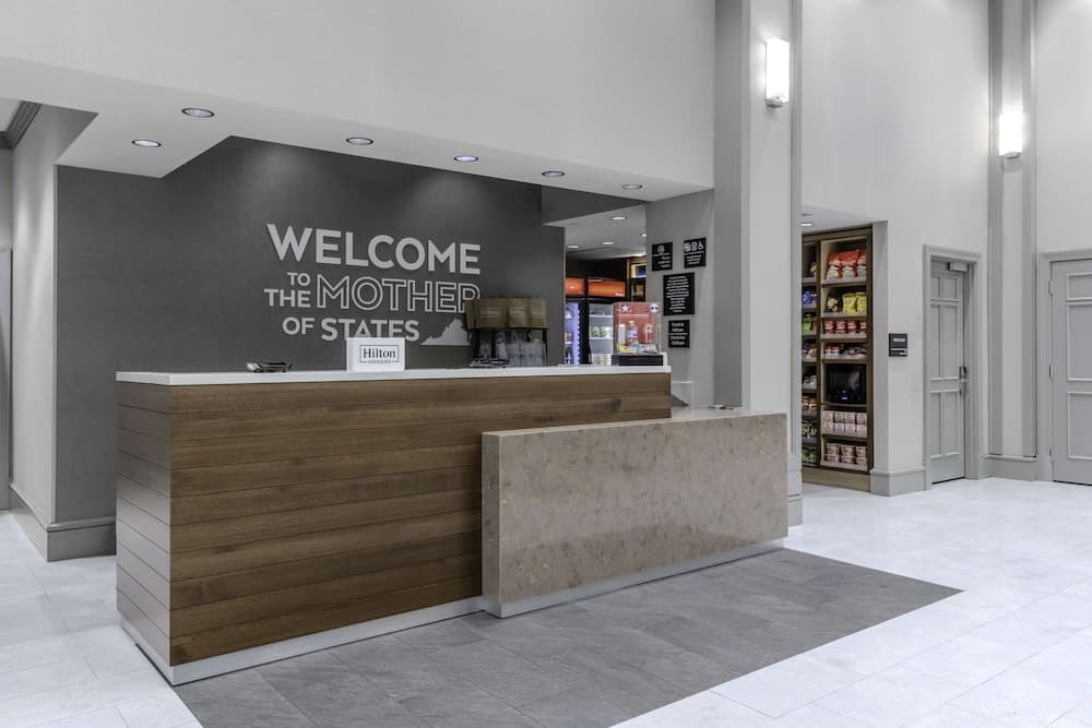 Hampton Inn & Suites Arlington Crystal City DCA