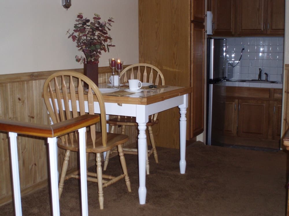 The Americana Village