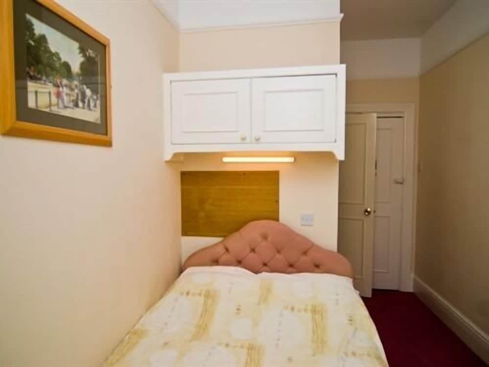 Maranton House Hotel