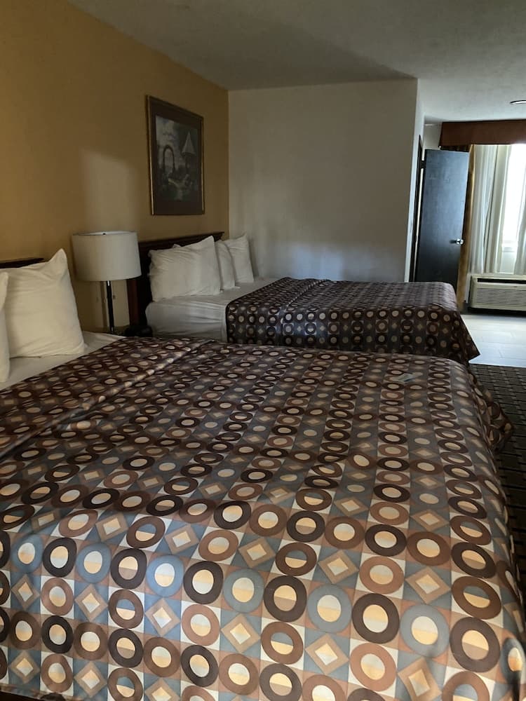 Travelodge by Wyndham Indianapolis Speedway