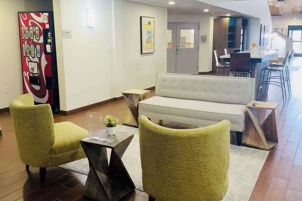 Clarion Pointe Albemarle