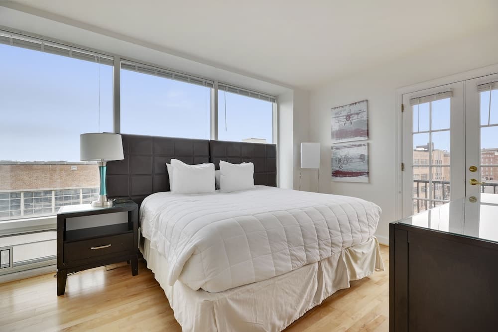 Lancaster Square by Bridgestreet