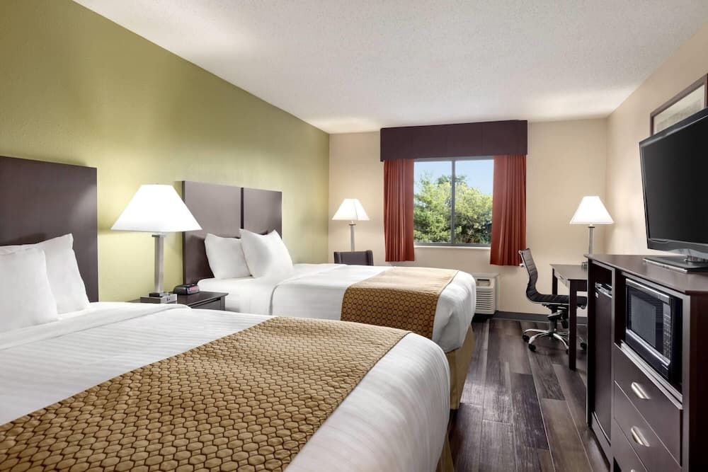 Baymont by Wyndham Monroe