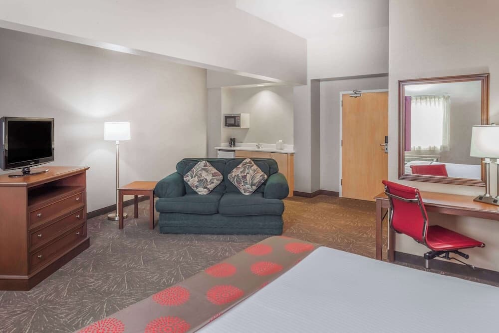 Ramada Hotel & Conference Center by Wyndham Hammond