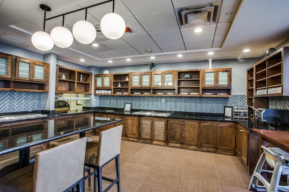 Hyatt Place Fort Worth Cityview