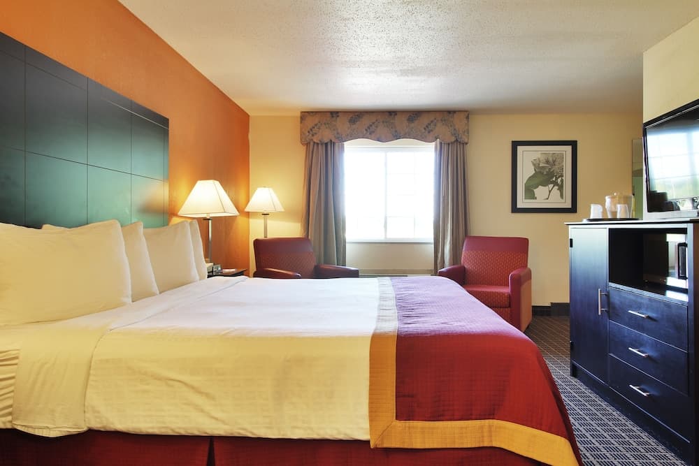 Baymont by Wyndham Muskegon