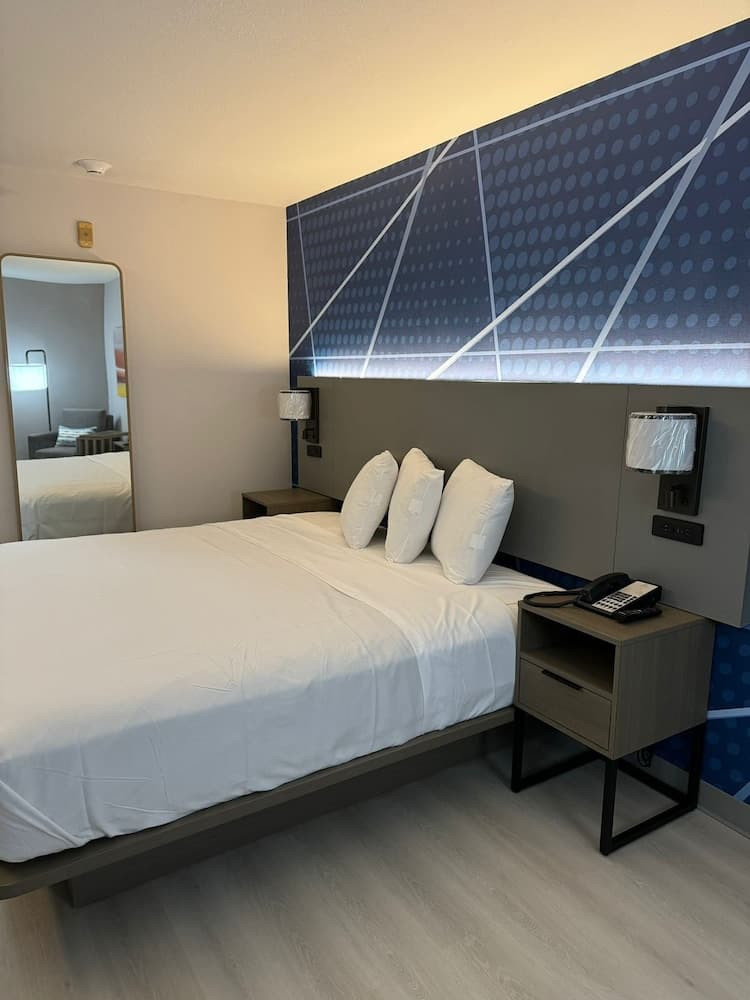 Halsted Inn and Suites Harvey - Chicago Southland