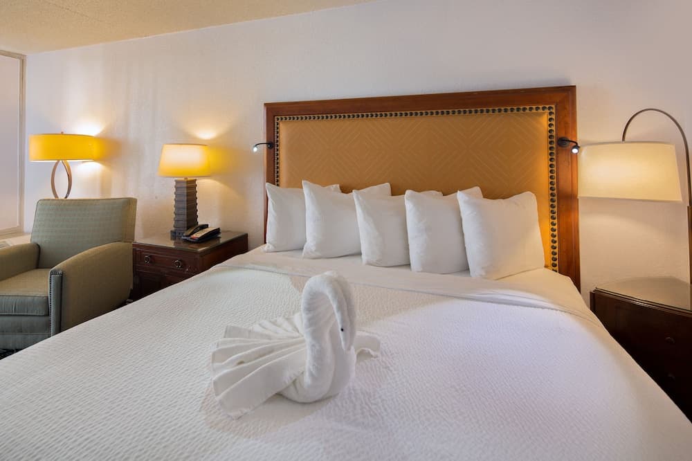 Historic Whispering Woods Hotel & Conference Center