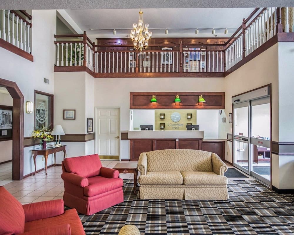 Quality Inn & Suites Dixon near I-88