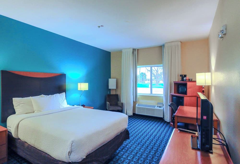 Comfort Inn & Suites Houston North - Spring