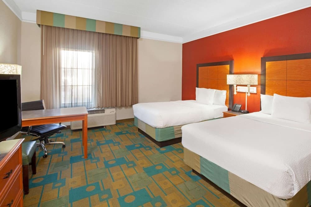 La Quinta Inn & Suites by Wyndham Houston Galleria Area