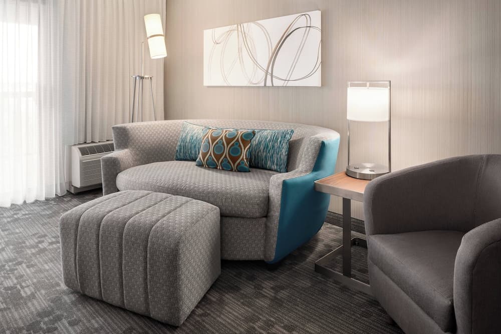 Courtyard by Marriott Chicago Bloomingdale