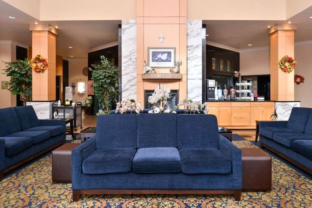 Comfort Suites Airport Tukwila Seattle